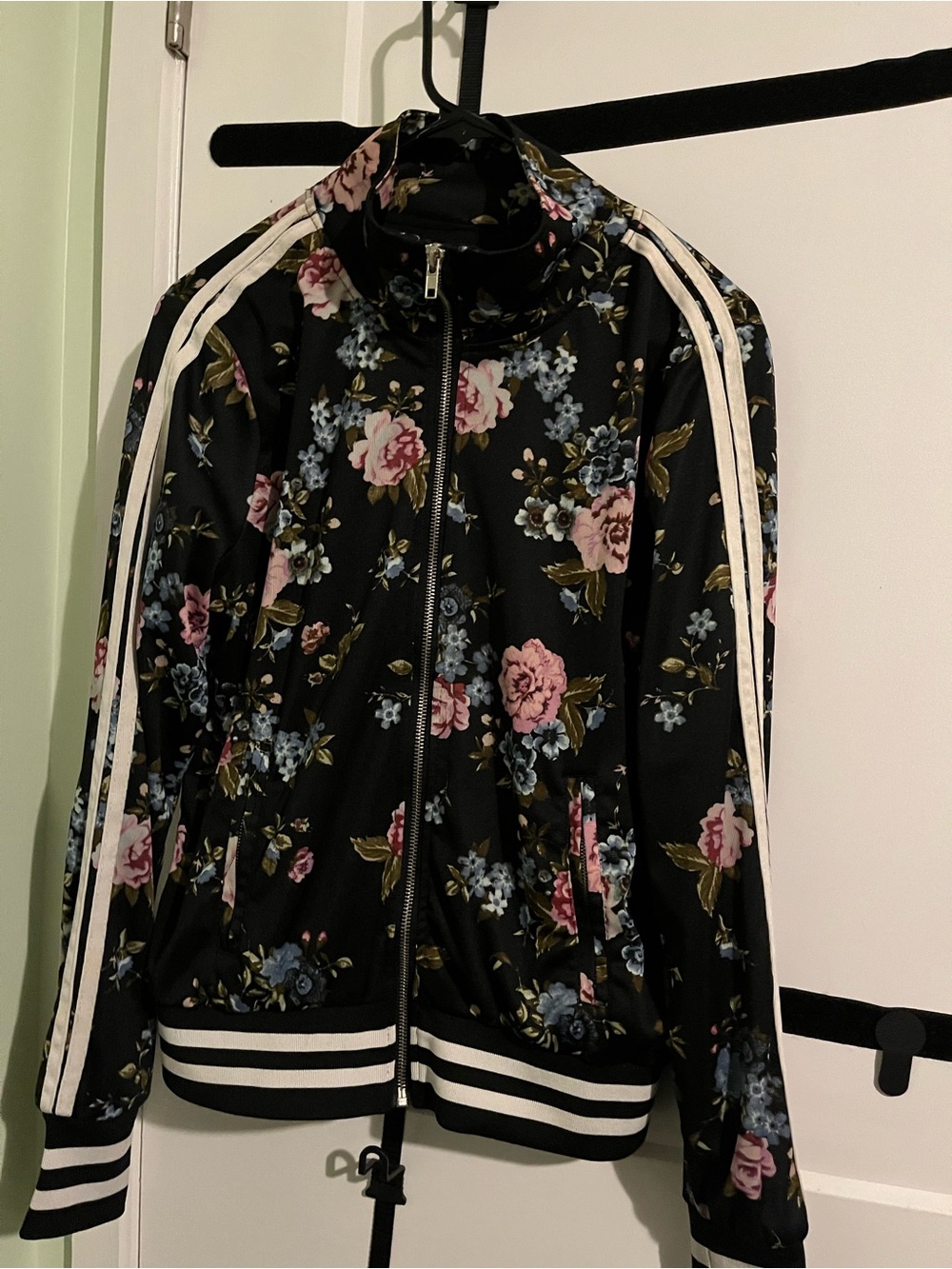 Rue21 Black Floral Bomber Jacket Size M